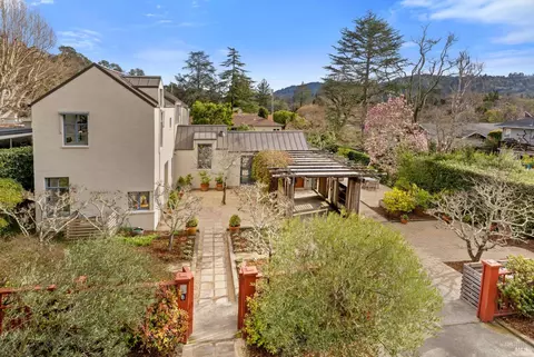 8 Mann Dr, Kentfield, CA 94904