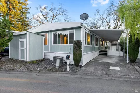 79 Oakcreek Ct, Santa Rosa, CA 95409