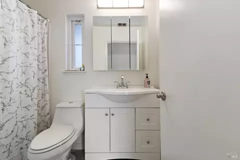 Bath - 271 Windjammer Dr, Vallejo, CA 94591 photo 3 of 4