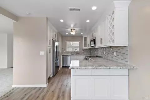 Kitchen - 271 Windjammer Dr, Vallejo, CA 94591 photo 3 of 5