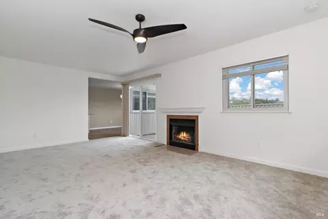 Living - 271 Windjammer Dr, Vallejo, CA 94591 photo 1 of 2