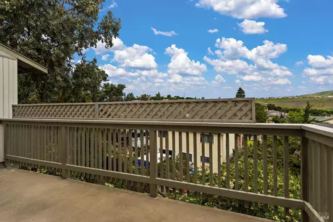 Exterior - 271 Windjammer Dr, Vallejo, CA 94591 photo 3 of 4