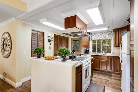 130 Phyllis Ct, Vallejo, CA 94590 photo 20