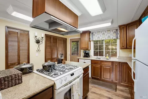 130 Phyllis Ct, Vallejo, CA 94590 photo 21