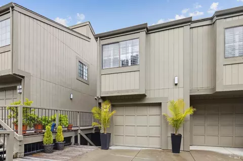 114 Redhawk Rd, Novato, CA 94949