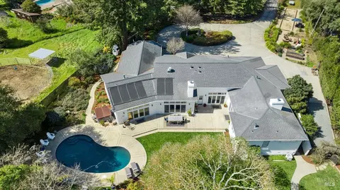 144 Circle Rd, San Rafael, CA 94903
