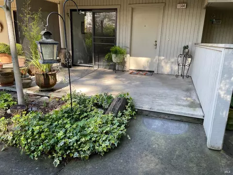 1504 Mission Blvd, Santa Rosa, CA 95409