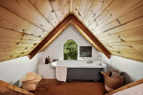 Bath - 6401 Lucas Valley Rd, Nicasio, CA 94946 photo 3 of 8