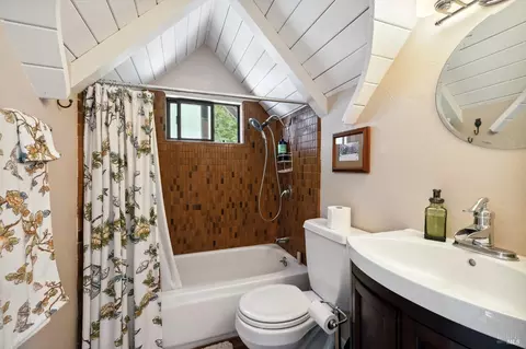 Bath - 6401 Lucas Valley Rd, Nicasio, CA 94946 photo 4 of 8