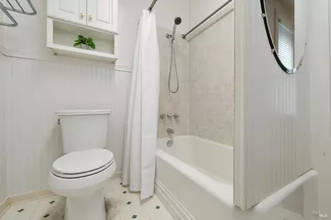 Bath - 309 Bodega Ave, Petaluma, CA 94952 photo 4 of 5