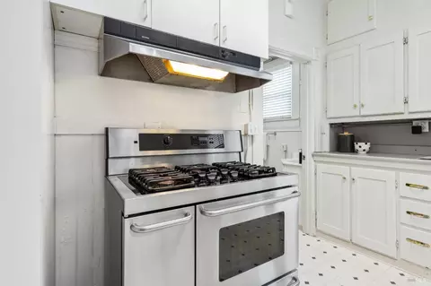 Kitchen - 309 Bodega Ave, Petaluma, CA 94952 photo 4 of 5