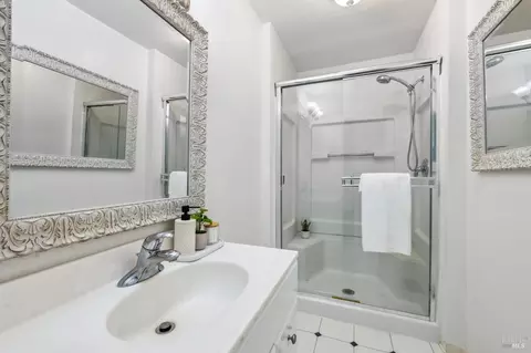 Bath - 309 Bodega Ave, Petaluma, CA 94952 photo 2 of 5