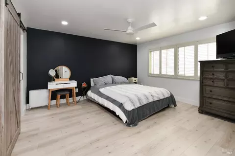 Bedroom - 2383 Edgewater Dr, Napa, CA 94558 photo 3 of 4
