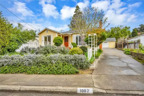 Exterior - 1007 Mountain View Ave, Petaluma, CA 94952 photo 2 of 16