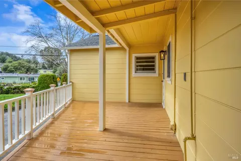 Exterior - 1007 Mountain View Ave, Petaluma, CA 94952 photo 6 of 16