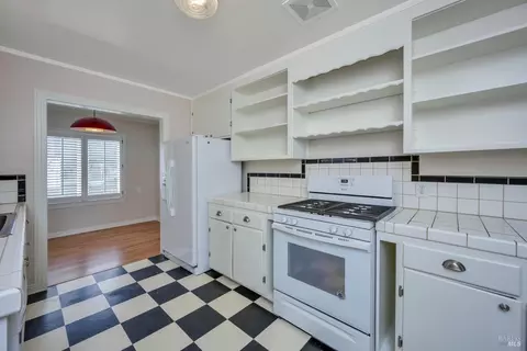 Kitchen - 1007 Mountain View Ave, Petaluma, CA 94952 photo 3 of 3