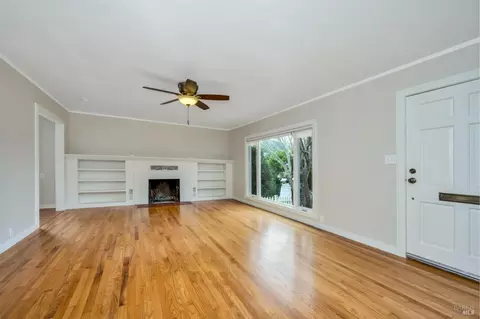 Living - 1007 Mountain View Ave, Petaluma, CA 94952 photo 2 of 2