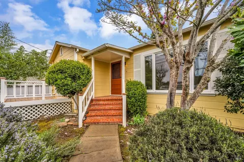 Exterior - 1007 Mountain View Ave, Petaluma, CA 94952 photo 5 of 16