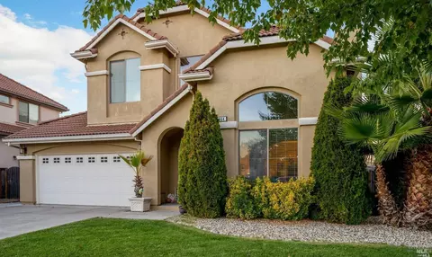 464 Riverview Dr, Ukiah, CA 95482