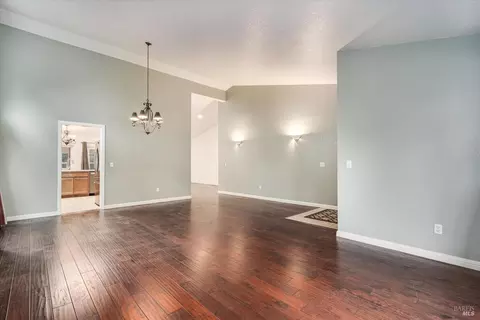 9232 Piccadilly Cir, Windsor, CA 95492 photo 14