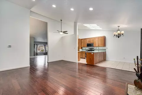 9232 Piccadilly Cir, Windsor, CA 95492 photo 16