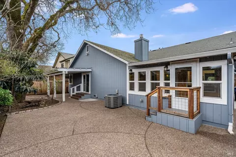 9232 Piccadilly Cir, Windsor, CA 95492 photo 7