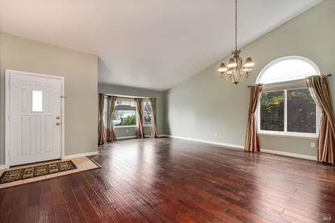 9232 Piccadilly Cir, Windsor, CA 95492 photo 12