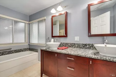 9232 Piccadilly Cir, Windsor, CA 95492 photo 28