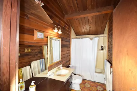 Bath - 4042 Bones Rd, Sebastopol, CA 95472 photo 1 of 1