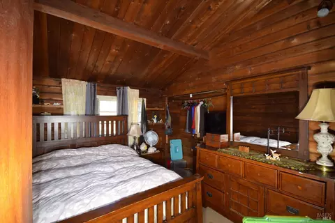 Bedroom - 4042 Bones Rd, Sebastopol, CA 95472 photo 1 of 2
