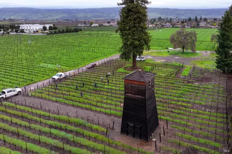 View/Area - 4076 Howard Ln, Napa, CA 94558 photo 4 of 16