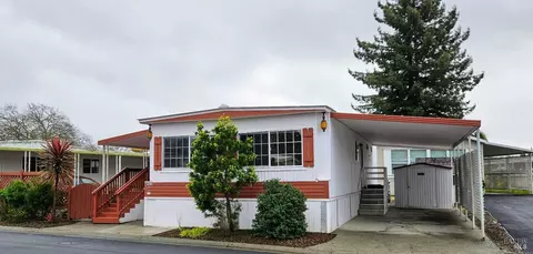 503 Colonial Park Dr, Santa Rosa, CA 95403