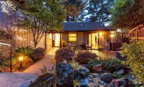 6261 Melville Dr, Oakland, CA 94611