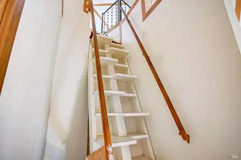 Entry Way - 416 Ridge Ave, Vallejo, CA 94591 photo 3 of 3