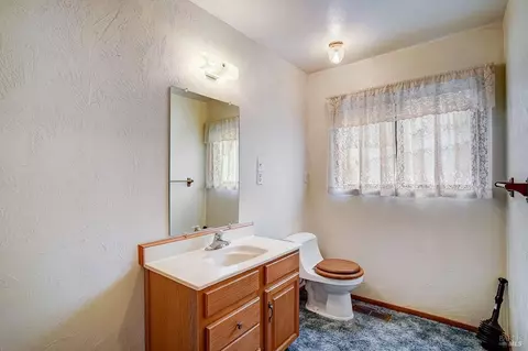 Bath - 416 Ridge Ave, Vallejo, CA 94591 photo 7 of 8