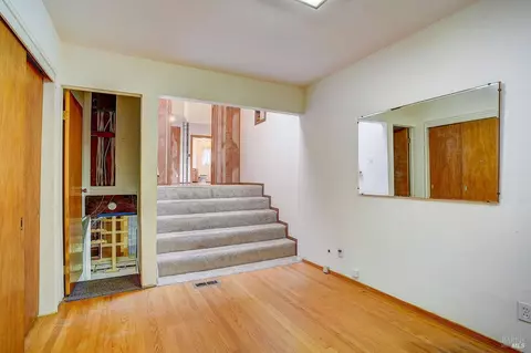 Entry Way - 416 Ridge Ave, Vallejo, CA 94591 photo 1 of 3