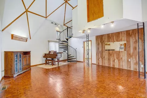 Living - 416 Ridge Ave, Vallejo, CA 94591 photo 1 of 6