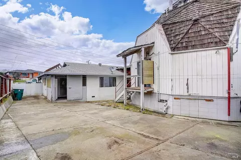 Exterior - 416 Ridge Ave, Vallejo, CA 94591 photo 8 of 14