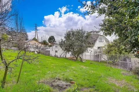 View/Area - 416 Ridge Ave, Vallejo, CA 94591 photo 2 of 9