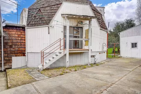 Exterior - 416 Ridge Ave, Vallejo, CA 94591 photo 7 of 14