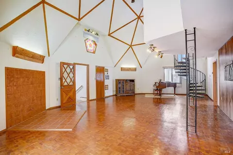 Living - 416 Ridge Ave, Vallejo, CA 94591 photo 2 of 6