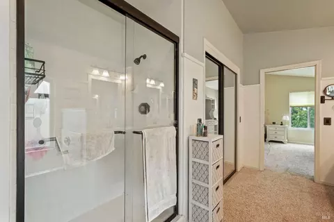 Bath - 1365 Kirby Ct, Dixon, CA 95620 photo 4 of 6