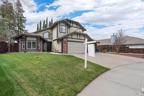 Exterior - 1365 Kirby Ct, Dixon, CA 95620 photo 4 of 16