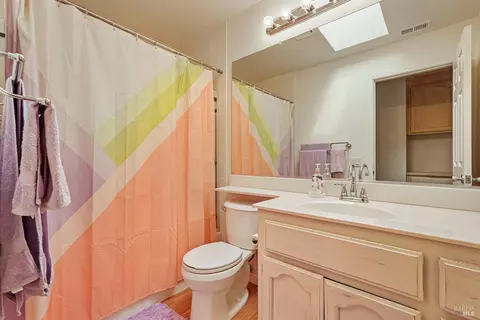 Bath - 1365 Kirby Ct, Dixon, CA 95620 photo 6 of 6