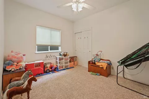 Bedroom - 1365 Kirby Ct, Dixon, CA 95620 photo 1 of 10