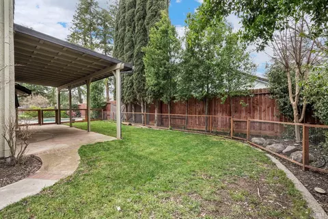 Exterior - 1365 Kirby Ct, Dixon, CA 95620 photo 12 of 16