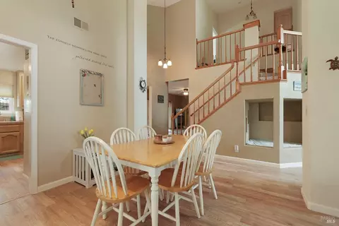 Dining - 1365 Kirby Ct, Dixon, CA 95620 photo 2 of 5