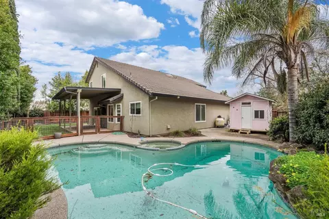 Exterior - 1365 Kirby Ct, Dixon, CA 95620 photo 14 of 16