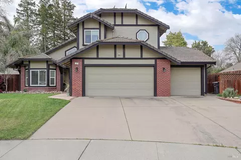 Exterior - 1365 Kirby Ct, Dixon, CA 95620 photo 2 of 16
