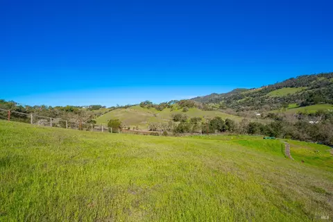 2898 Riebli Rd, Santa Rosa, CA 95404